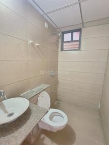 Bathroom Image of 1350 Sq.ft 2 BHK Apartment / Flat for rent in Zaveri Greens, Ghuma Ahmedabad for Rs. 24000