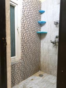 Common Bathroom Two Image of 600 Sq.ft 1 BHK Apartment / Flat for rent in Rishabh Cloud 9 Towers, Vaishali Ghaziabad for Rs. 20000