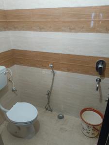 Bathroom Image of 1300 Sq.ft 3 BHK Independent House for rent in Ramkrishan Nagar Patna for Rs. 13000