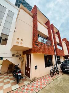 Image of 1500 Sq.ft 4 BHK Apartment / Flat for rent in Vadsar, Vadodara for Rs. 22000
