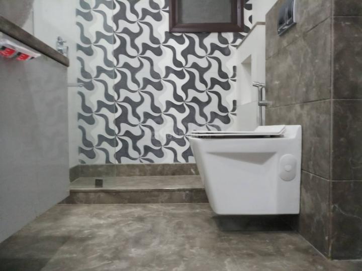 Block M, Green Park Bathroom 1