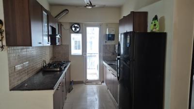 Kitchen Image of 1600 Sq.ft 3 BHK Apartment / Flat for rent in Sethi Max Royal, Sector 76 Noida for Rs. 40000