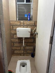 Bathroom Image of 450 Sq.ft 1 BHK Apartment / Flat for rent in Laxminagar Nashik for Rs. 8500