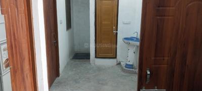 Bedroom Image of 1000 Sq.ft 2 BHK Builder Floor for rent in Budheshwar Lucknow for Rs. 7000