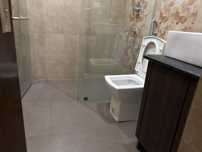 Bathroom Image of 2650 Sq.ft 3 BHK Apartment / Flat for rent in Alipore Kolkata for Rs. 170000