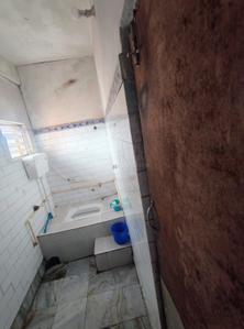 Bathroom Image of 550 Sq.ft 1 BHK Apartment / Flat for rent in Parnasree Residential Apartment, Parnasree Pally Kolkata for Rs. 11000