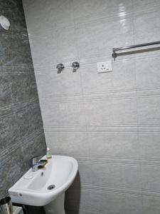 Image of 1000 Sq.ft 2 BHK Apartment / Flat for rent in Rohit Grand, Guramba, Lucknow for Rs. 18000