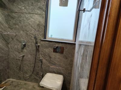 Bathroom Image of 1200 Sq.ft 1 BHK Builder Floor for rent in Sector 46 Gurgaon for Rs. 35000