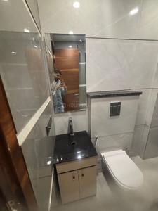 Bathroom Image of 1400 Sq.ft 3 BHK Builder Floor for sale in Mansarover Garden New Delhi for Rs. 36000000