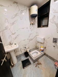 Bathroom Image of 750 Sq.ft 2 BHK Builder Floor for rent in Sultanpur New Delhi for Rs. 25000