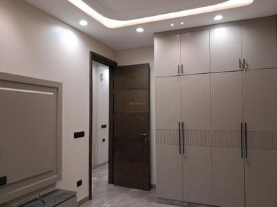 Bedroom Image of 1350 Sq.ft 3 BHK Builder Floor for sale in Paschim Vihar New Delhi for Rs. 28000000