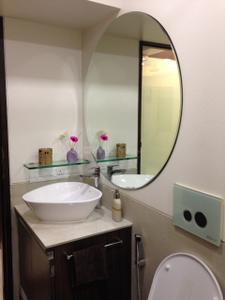Bathroom Image of 650 Sq.ft 1.5 BHK Apartment / Flat for rent in Ashray Apartment, Bandra West Mumbai for Rs. 115000