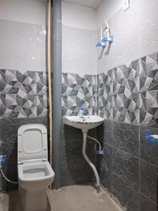 Common Bathroom Image of 1050 Sq.ft 2 BHK Apartment / Flat for sale in Sector 49 Noida for Rs. 4300000
