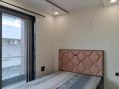 Bedroom Image of 900 Sq.ft 3 BHK Builder Floor for rent in Punjabi Bagh New Delhi for Rs. 35000