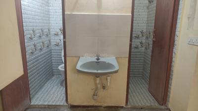 Bathroom Image of 800 Sq.ft 2 BHK Builder Floor for rent in Thiruvanmiyur Chennai for Rs. 20000