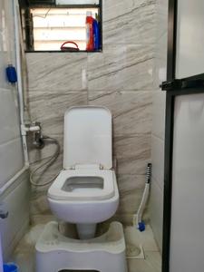 Common Bathroom Image of 425 Sq.ft 1 BHK Apartment / Flat for sale in Mulund West Mumbai for Rs. 7500000