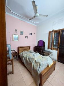 Bedroom Image of 2520 Sq.ft 5 BHK Builder Floor for sale in Punjabi Bagh New Delhi for Rs. 30000000