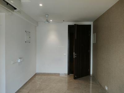 Living Room Image of 650 Sq.ft 1 BHK Apartment / Flat for sale in Hiranandani Regent Hill A B C D And E Wing, Powai Mumbai for Rs. 18900000