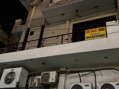 Building Image of 1620 Sq.ft 3 BHK Apartment / Flat for sale in Vivek Vihar New Delhi for Rs. 29000000