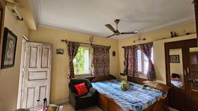 Bedroom Image of 1100 Sq.ft 3 BHK Independent House for rent in Bagmari Kolkata for Rs. 25000