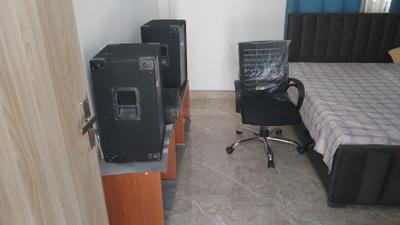 Living Room Image of 600 Sq.ft 1 BHK Apartment / Flat for rent in Vasant Kunj New Delhi for Rs. 32000