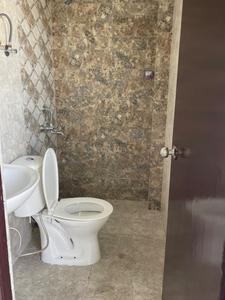 Bathroom Image of 950 Sq.ft 2 BHK Apartment / Flat for sale in MR Officer City 2 Phase 2, Raj Nagar Extension Ghaziabad for Rs. 7200000