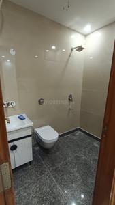 Bathroom Image of 700 Sq.ft 2 BHK Builder Floor for sale in Pitampura New Delhi for Rs. 6000000