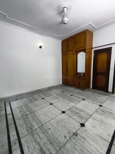 Bedroom Image of 1800 Sq.ft 3 BHK Builder Floor for rent in Janakpuri New Delhi for Rs. 38000