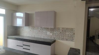 Kitchen Image of 2415 Sq.ft 4 BHK Apartment / Flat for rent in Rise Organic Homes Phase 1, Mahurali Ghaziabad for Rs. 40000
