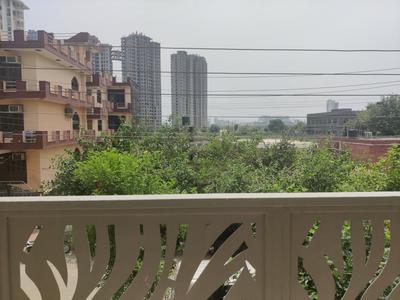 Balcony Image of 500 Sq.ft 1 RK Independent House for rent in Sector 45 Noida for Rs. 18000