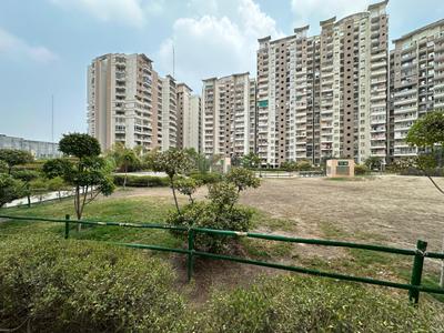 Image of 1294 Sq.ft 3 BHK Apartment / Flat for rent in Supertech Ecociti, Sector 137, Noida for Rs. 31000