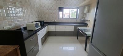 Kitchen Image of 1700 Sq.ft 3 BHK Apartment / Flat for rent in Camp Pune for Rs. 60000