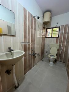 Bathroom Image of 1200 Sq.ft 2 BHK Builder Floor for rent in Murugeshpalya Bengaluru for Rs. 32000