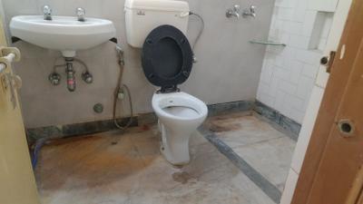 Image of 1750 Sq.ft 3 BHK Apartment / Flat for rent in Sector 4 Dwarka, New Delhi for Rs. 38000