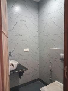 Bedroom Three Image of 1800 Sq.ft 3 BHK Builder Floor for sale in Paschim Vihar New Delhi for Rs. 39900000