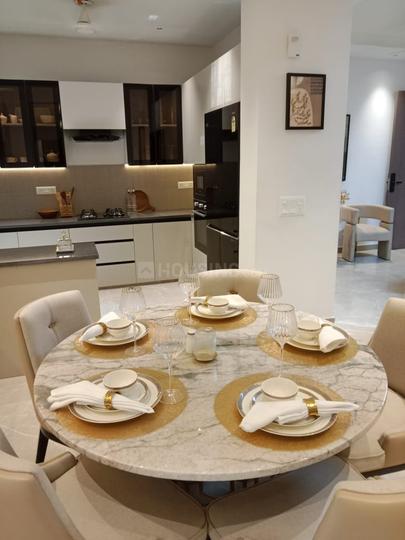 Aigin Royal Park Main Image 1