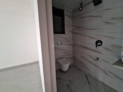 Bathroom Image of 449 Sq.ft 1 BHK Apartment / Flat for sale in HS Heritage, Mulund East Mumbai for Rs. 9940000