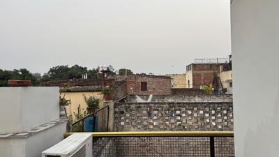 Balcony Image of 500 Sq.ft 1 BHK Apartment / Flat for rent in Sector 32 Chandigarh for Rs. 3000