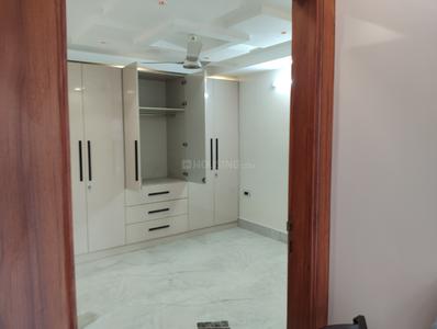 Bedroom Image of 750 Sq.ft 2 BHK Builder Floor for rent in Preet Vihar New Delhi for Rs. 20000