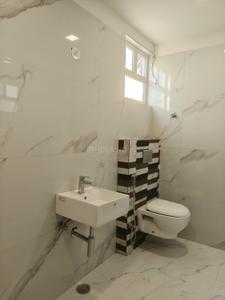 Bathroom Image of 1500 Sq.ft 3 BHK Apartment / Flat for sale in Kidwai Nagar Kanpur for Rs. 9500000