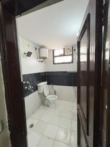 Bathroom Image of 1800 Sq.ft 3 BHK Apartment / Flat for rent in Peer Muchalla Zirakpur for Rs. 27000