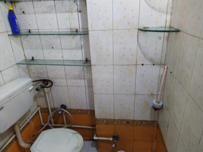 Bathroom Image of 850 Sq.ft 2 BHK Apartment / Flat for rent in Patel Nagar Gwalior for Rs. 20000