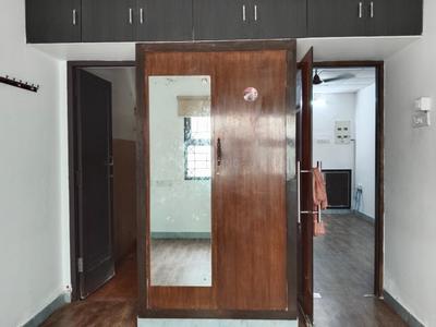 Bedroom Image of 850 Sq.ft 2 BHK Apartment / Flat for rent in Kodambakkam Chennai for Rs. 30000