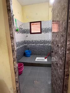 Bathroom Image of 900 Sq.ft 1 BHK Builder Floor for rent in Velachery Chennai for Rs. 22000