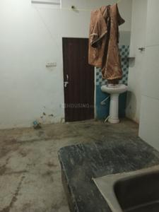 Bedroom Image of 641 Sq.ft 2 BHK Builder Floor for rent in Roberts Lines Lucknow for Rs. 6000