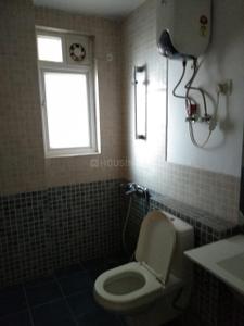 Bathroom Image of 2100 Sq.ft 3 BHK Apartment / Flat for sale in ATS Advantage Phase 2, Indirapuram Ghaziabad for Rs. 36000000