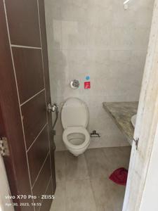 Bathroom Image of 965 Sq.ft 2 BHK Apartment / Flat for sale in Nahar Laurel And Lilac, Powai Mumbai for Rs. 21000000
