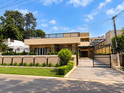 Image of 4500 Sq.ft 3 BHK Independent House for sale in Sector 33, Chandigarh for Rs. 225000000