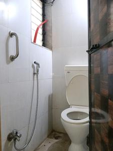 Common Bathroom Image of 610 Sq.ft 1 BHK Apartment / Flat for sale in Raunak Unnathi Woods Phase 1 and 2, Kasarvadavali Thane for Rs. 6000000