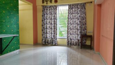Living Room Image of 750 Sq.ft 2 BHK Apartment / Flat for rent in Romell Trimurti CHSL Phase I Upto 15th Floor, Mulund East Mumbai for Rs. 42000